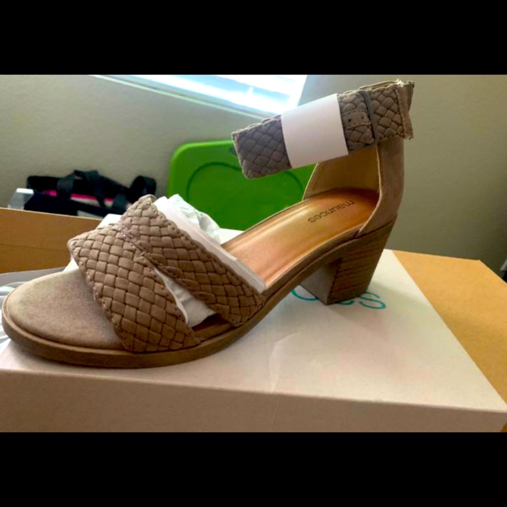 Women’s braid strap block heel size 9